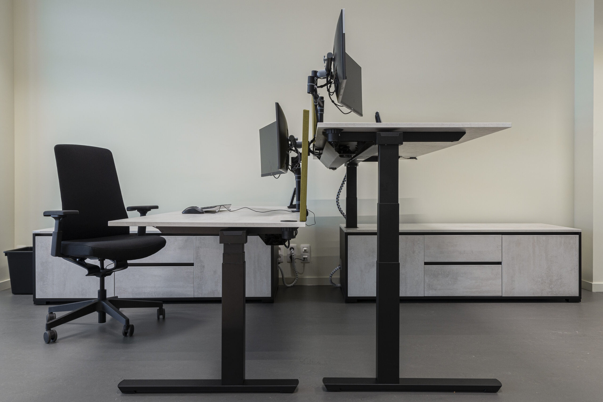 Dubbele werkplek zit-sta Palmberg Crew